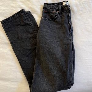 Abercrombie & Fitch The 90’s Straight Ultra High Rise Jean Curve Love